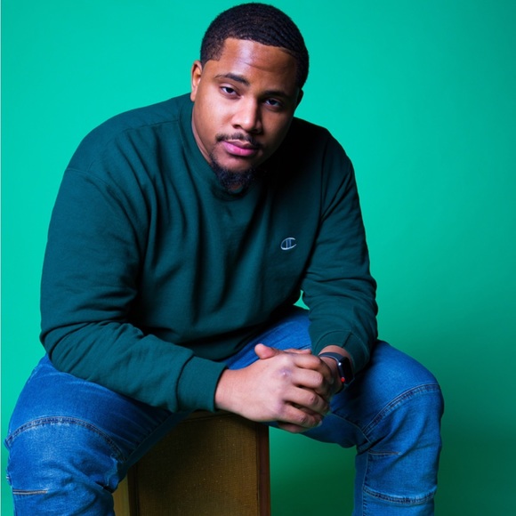 Meet your Posher, Dominique - Picture 1 of 1